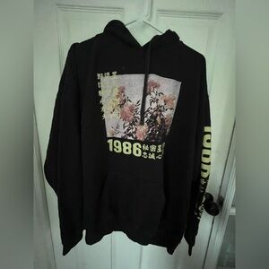 Social Culture Black Graphic Hoodie size Large